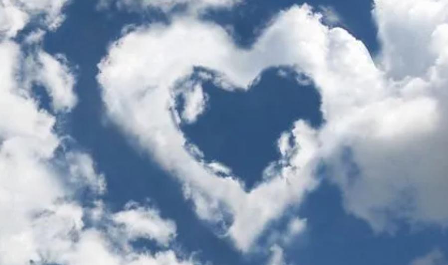 群咏文化：根据学员情况安排短视频电商教学