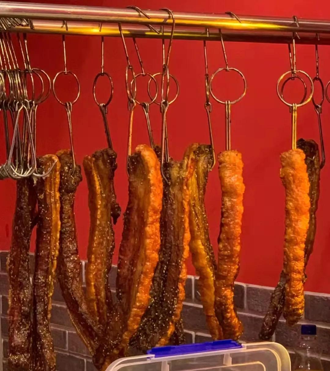 疯狂开店的零食加盟店,脆皮五花肉生意怎么迅速做起来