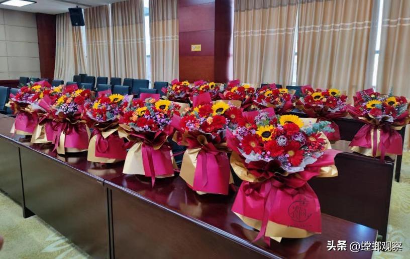 放弃月薪两万工作小县城开店,开个小店一个月收入1万能做吗