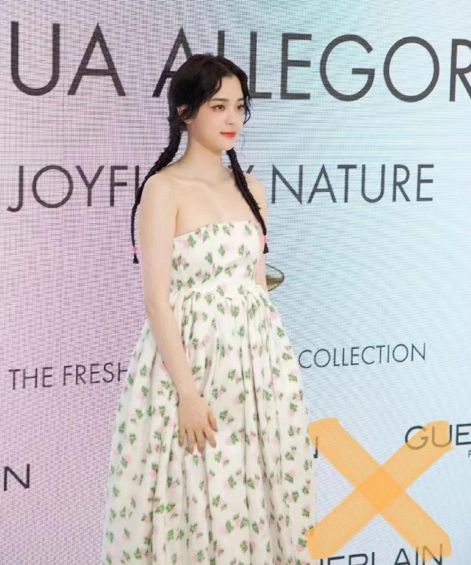 学生党穿搭秋季显瘦宽松酷140斤,又胖又矮的学生党夏日穿搭