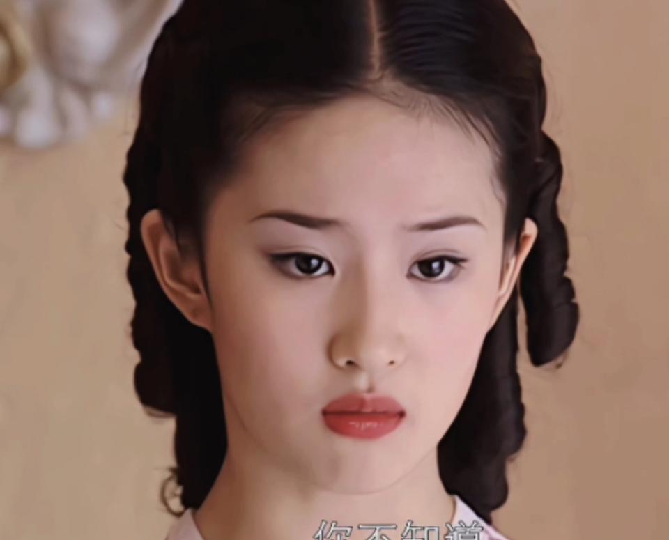 明星嘴唇薄怎么改善的,明星嘴唇变薄对比