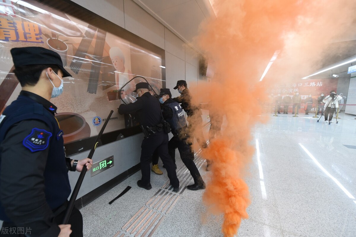 青岛地铁安检员靠不靠谱,青岛地铁安检员的真实生活