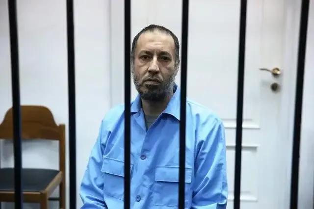 独裁者和足球01：利比亚的卡扎菲