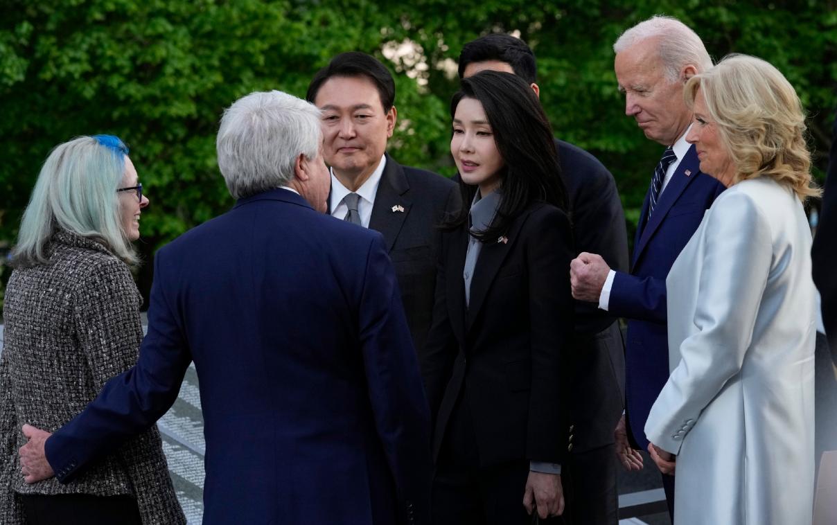 金建希穿韩服在美国,金建希穿衣风格