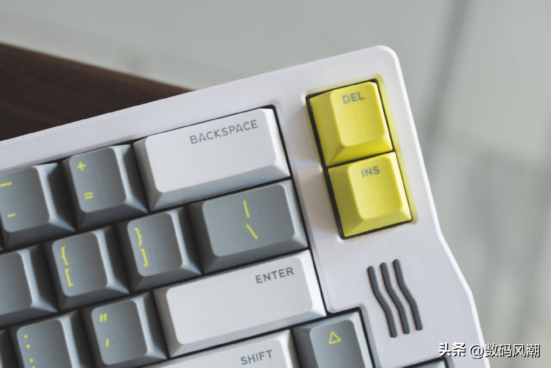 未来赛博美学,这会是客制化亲民的开始?IQUNIXQ66银迹上手详评