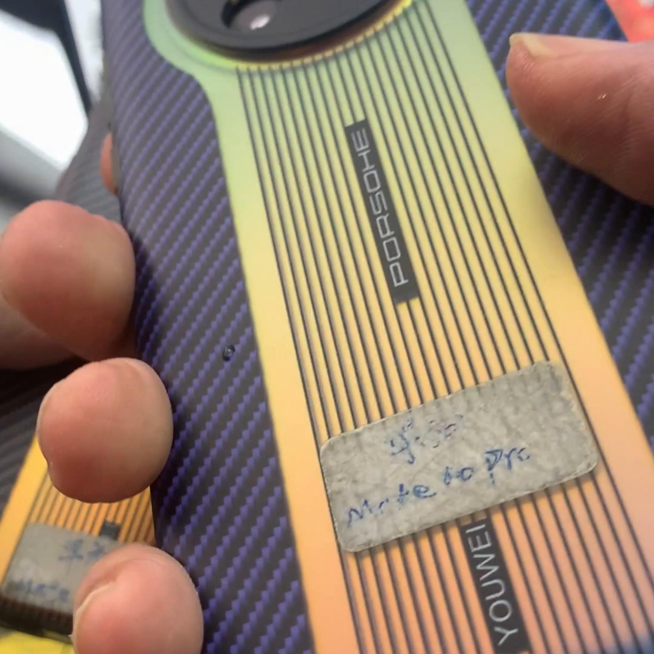 第一次来的兄弟还不知道哈，很多气泡该怎么解决呢#钢化膜