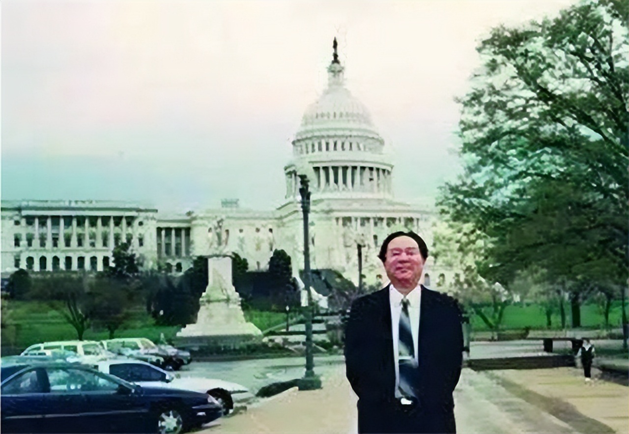 中国首位死亡的亿万富翁,中国首位千万富翁