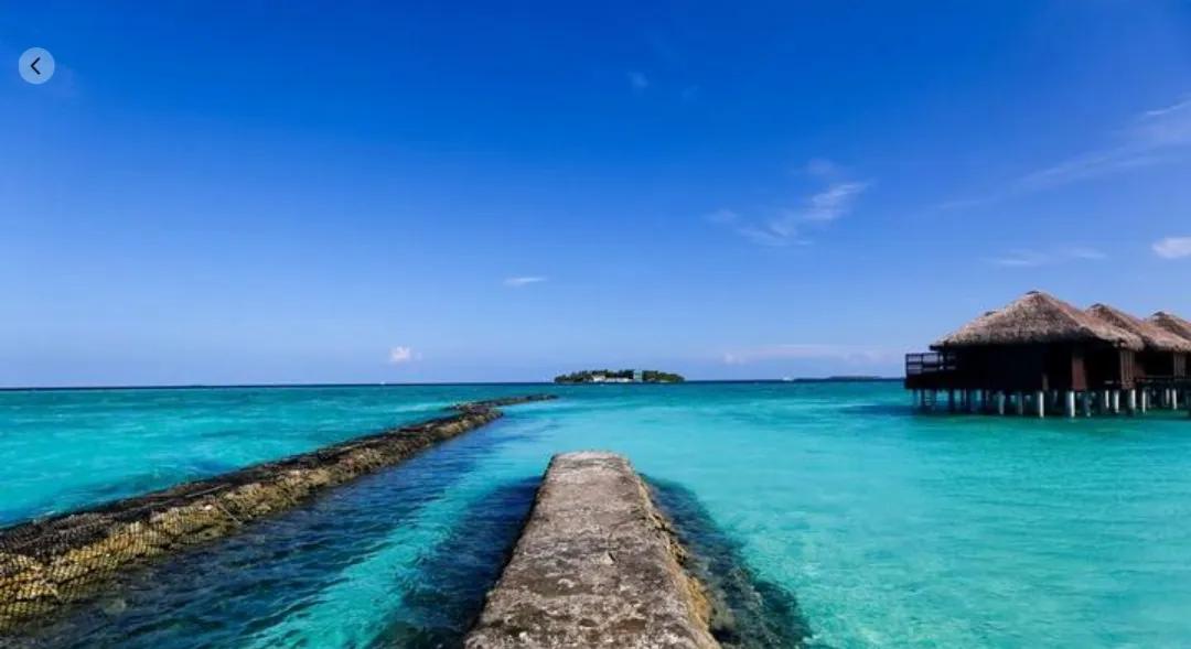 白手起家的亿万富翁小故事,富翁白手起家的故事