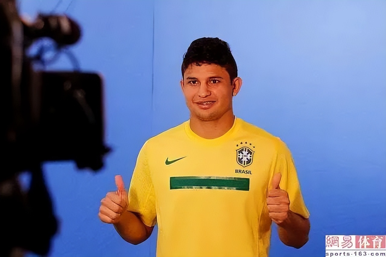 艾克森亚冠表现,艾克森登顶中超历史射手王