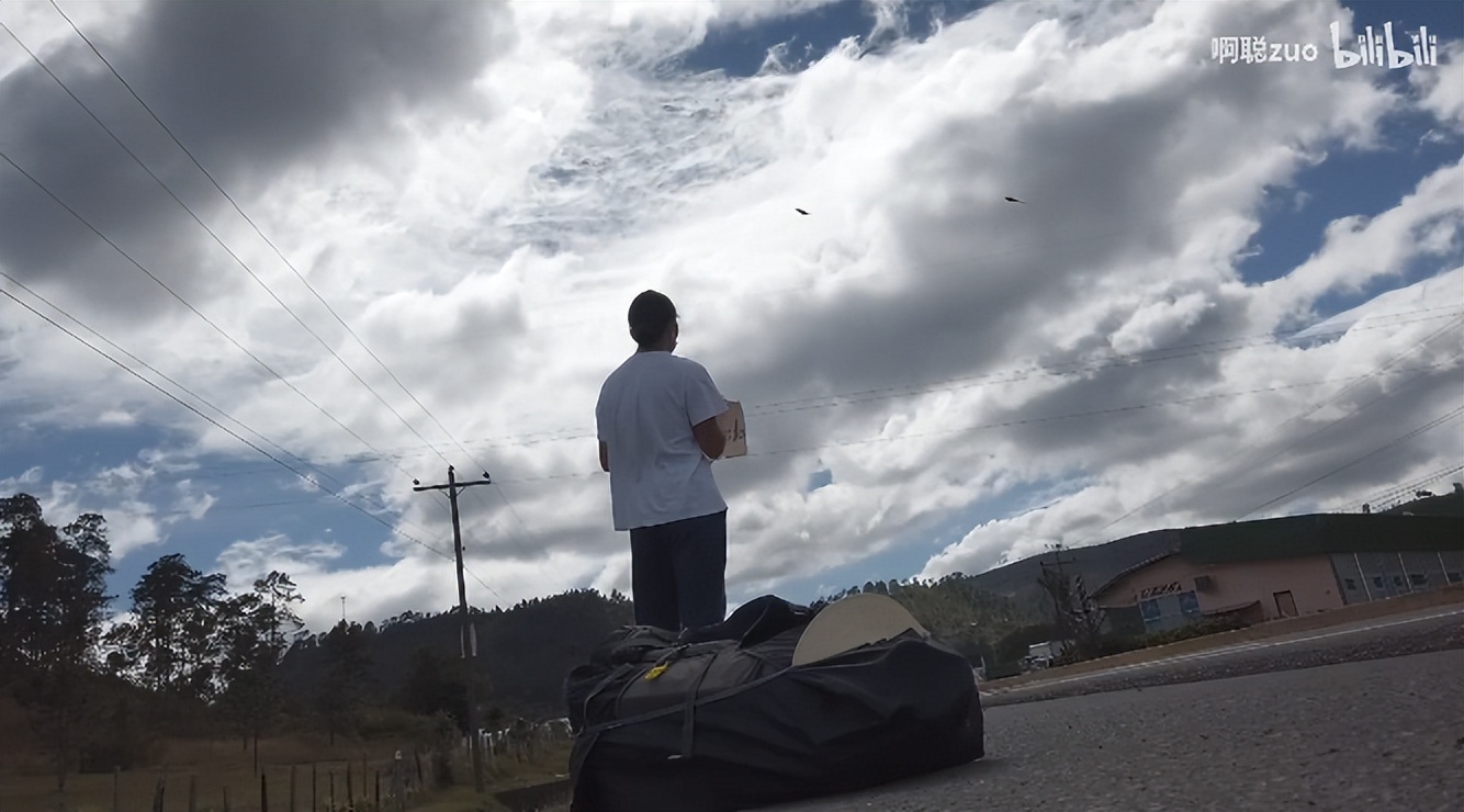 18岁她为了梦想放弃高考音频,18岁的他放弃梦想背井离乡