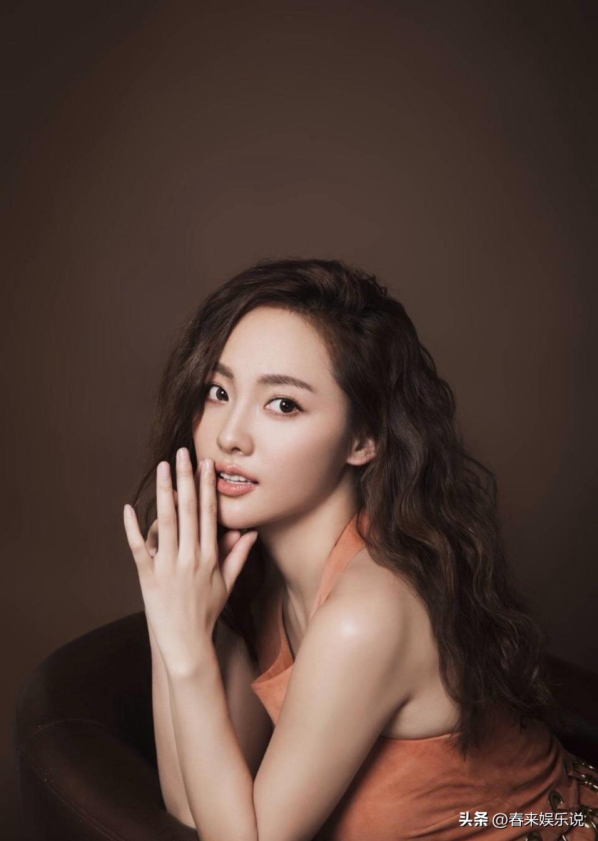 长得漂亮但不敢露额头的女星,额头宽的女演员