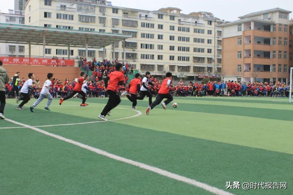 校园足球活力飞扬,校园足球童心飞扬