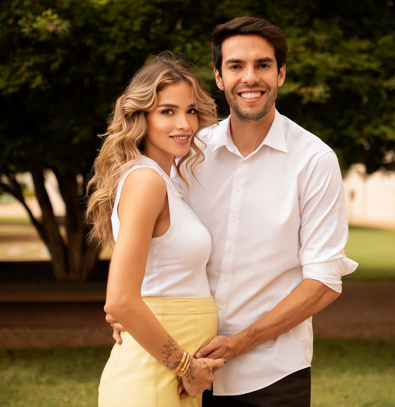 卡卡和梅西的关系,卡卡和前妻谈恋爱视频