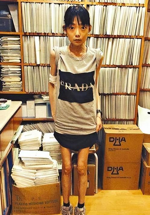 被富二代老公逼迫净身出户，放弃牛津成“最惨阔太”的她，太惨了