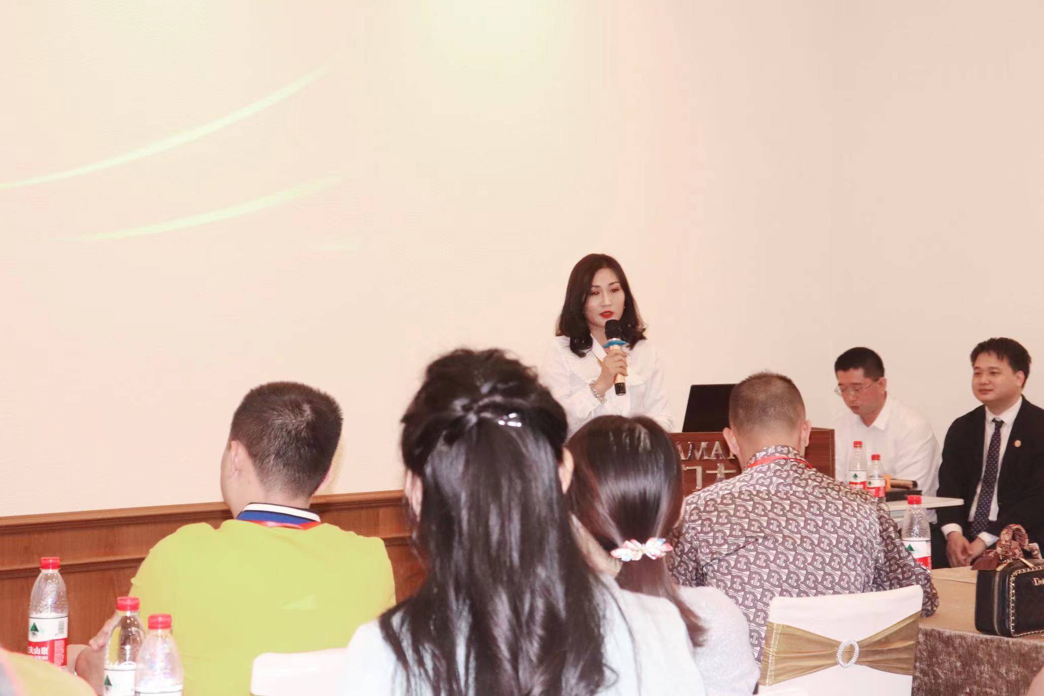 员工成长记录,深圳伟通酒业集团有限公司