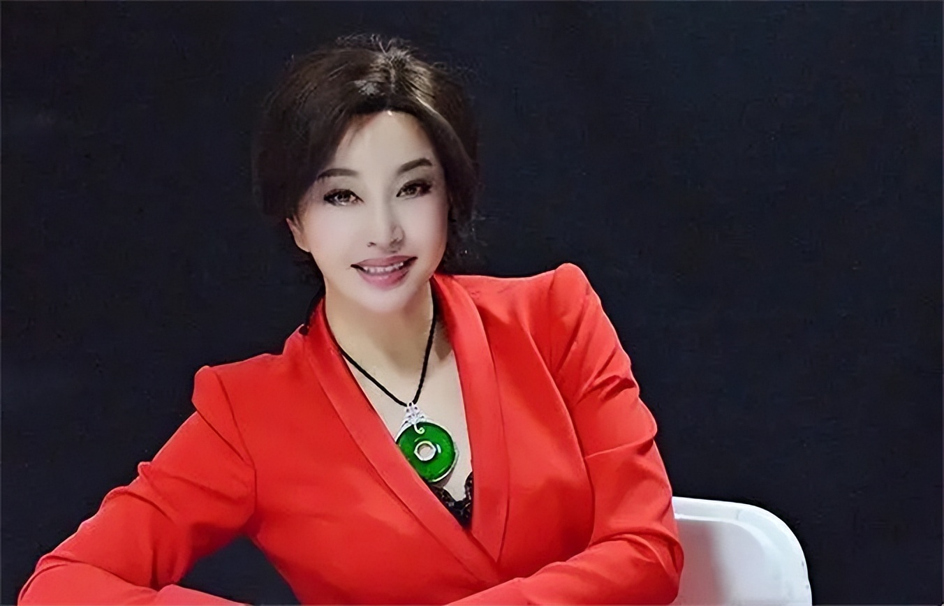 八位花钱如流水的女星,花钱如流水的四个女星