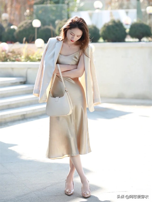 肩宽个矮扬长避短,肩宽小个子怎么扬长避短秋冬