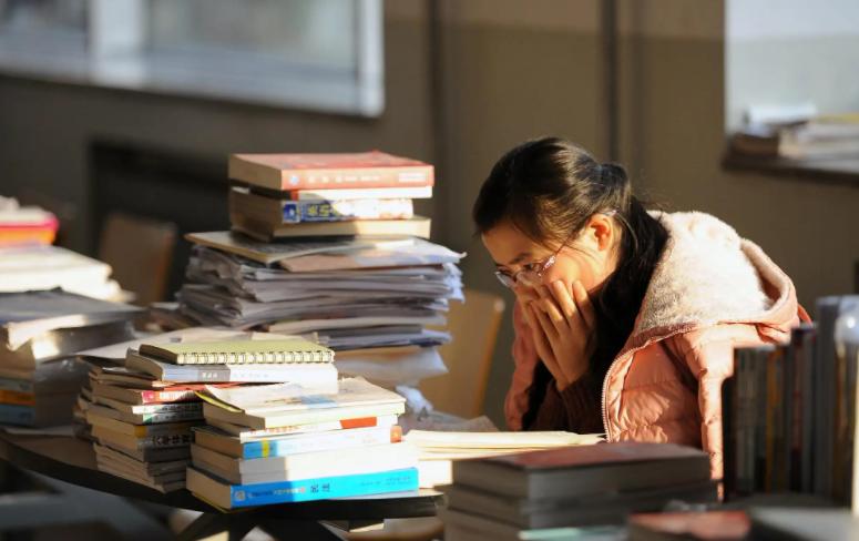 女研究生用眼过度,女子考研用眼过度