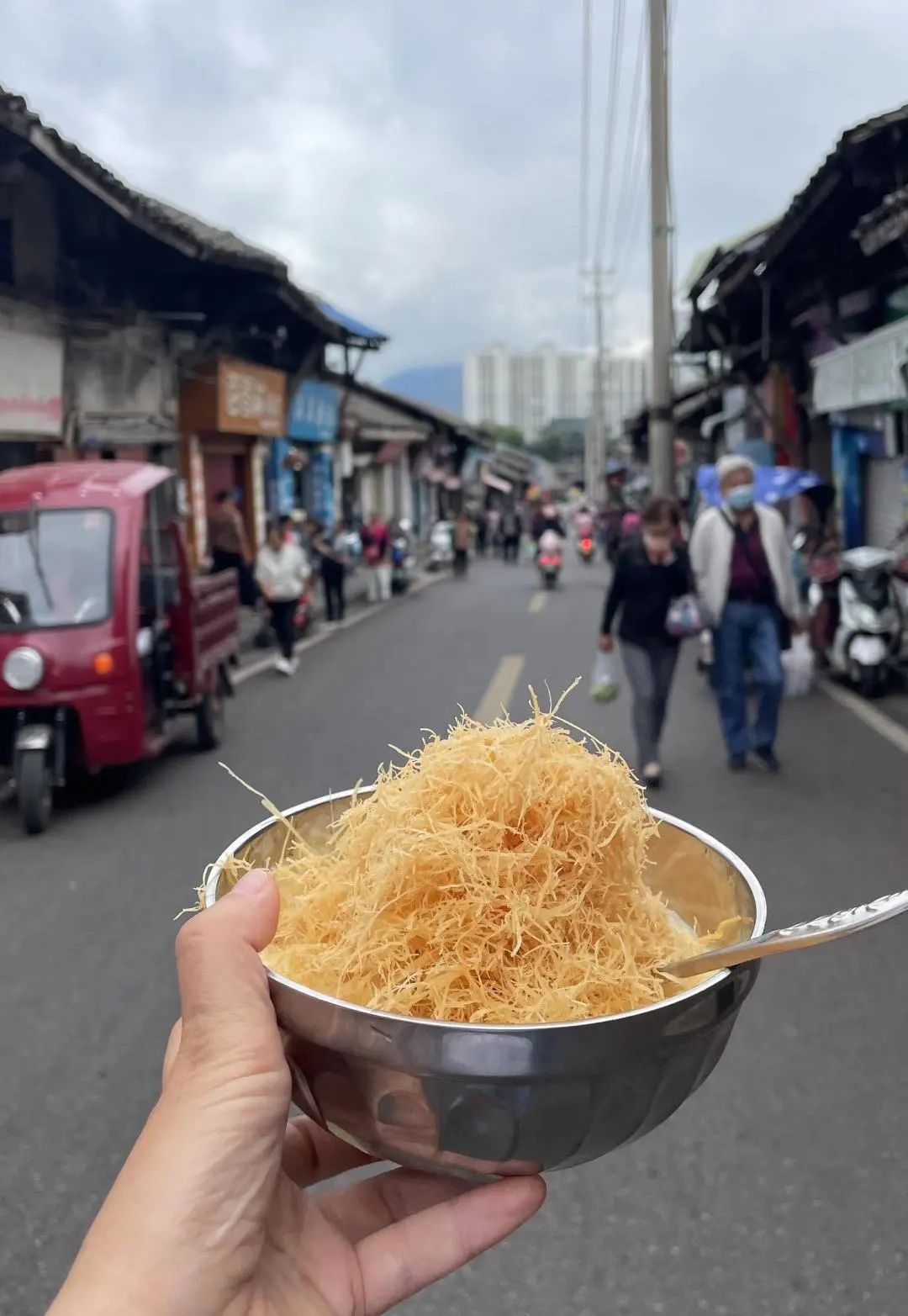 外地朋友来四川吃美食,外地朋友来四川吃苍蝇馆子