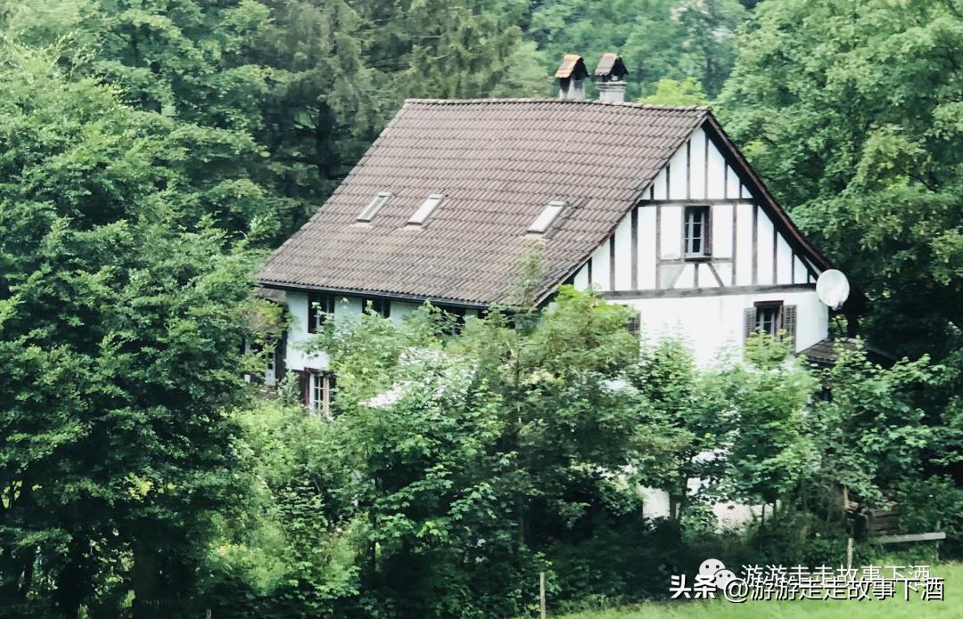 欧洲瑞士旅游线路,卢塞恩金色山口观光火车