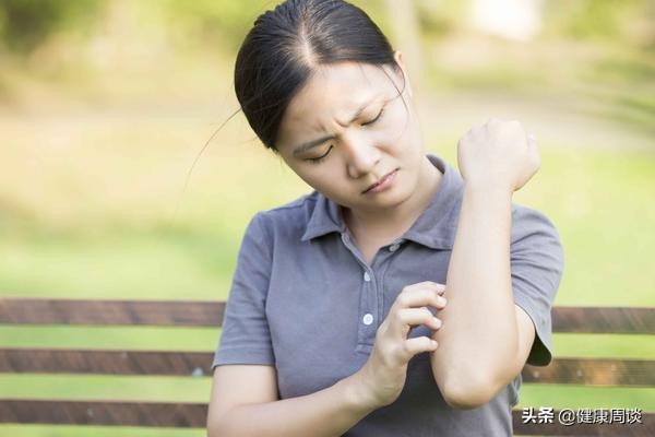 皮肤越挠越痒要什么药膏,皮肤总是越挠越痒是怎么回事