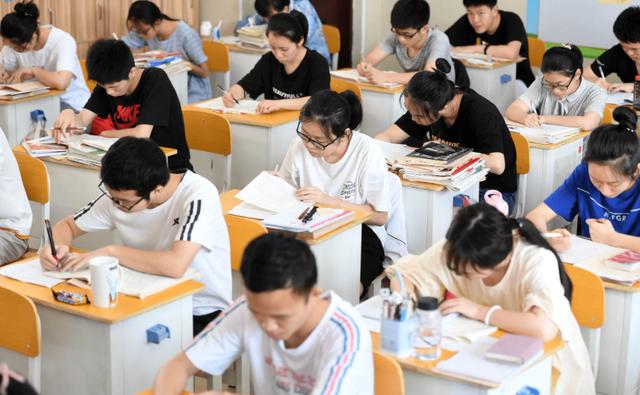 适合女孩子就业的理工科专业,理工女生适合学的有前景的专业