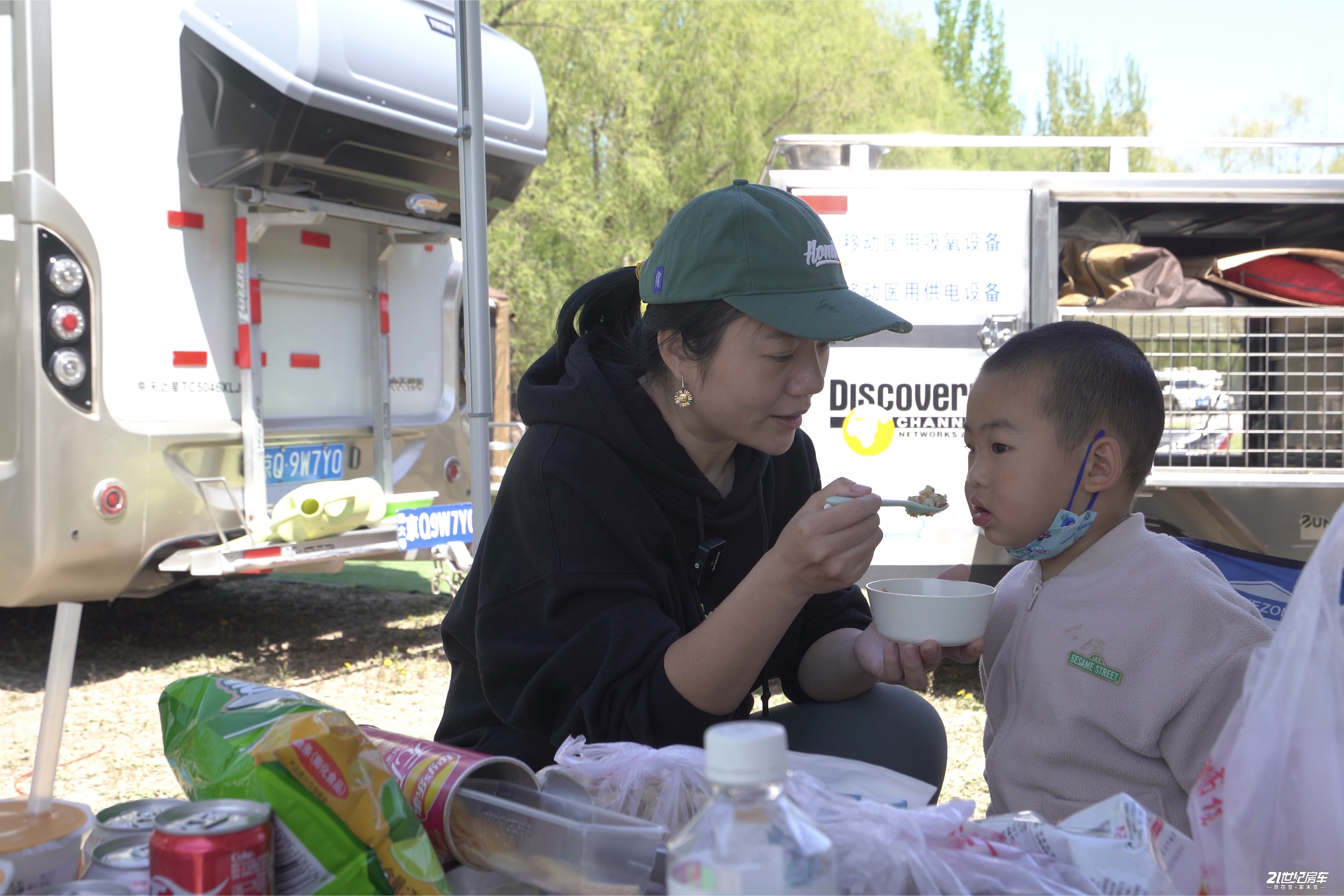 花300块钱停车费，住75万的房车里，80后北漂妈妈感觉赚翻了