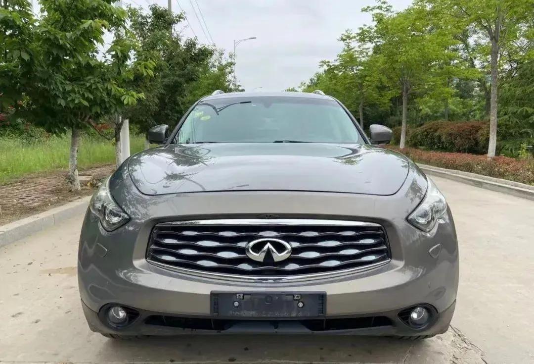 怪兽suv越野车,西装暴徒汽车suv英菲尼迪fx35