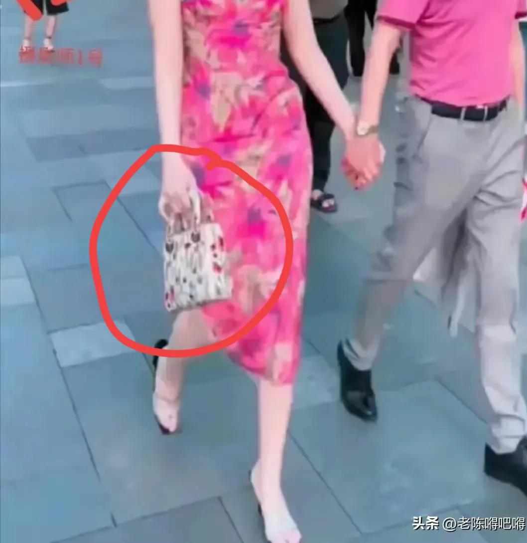 细扒爱牵手董小姐的奢侈品和高消费，我明白网友们生气的原因了