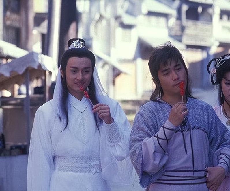 明明很帅自己却觉得很丑,明明很帅却打扮很丑