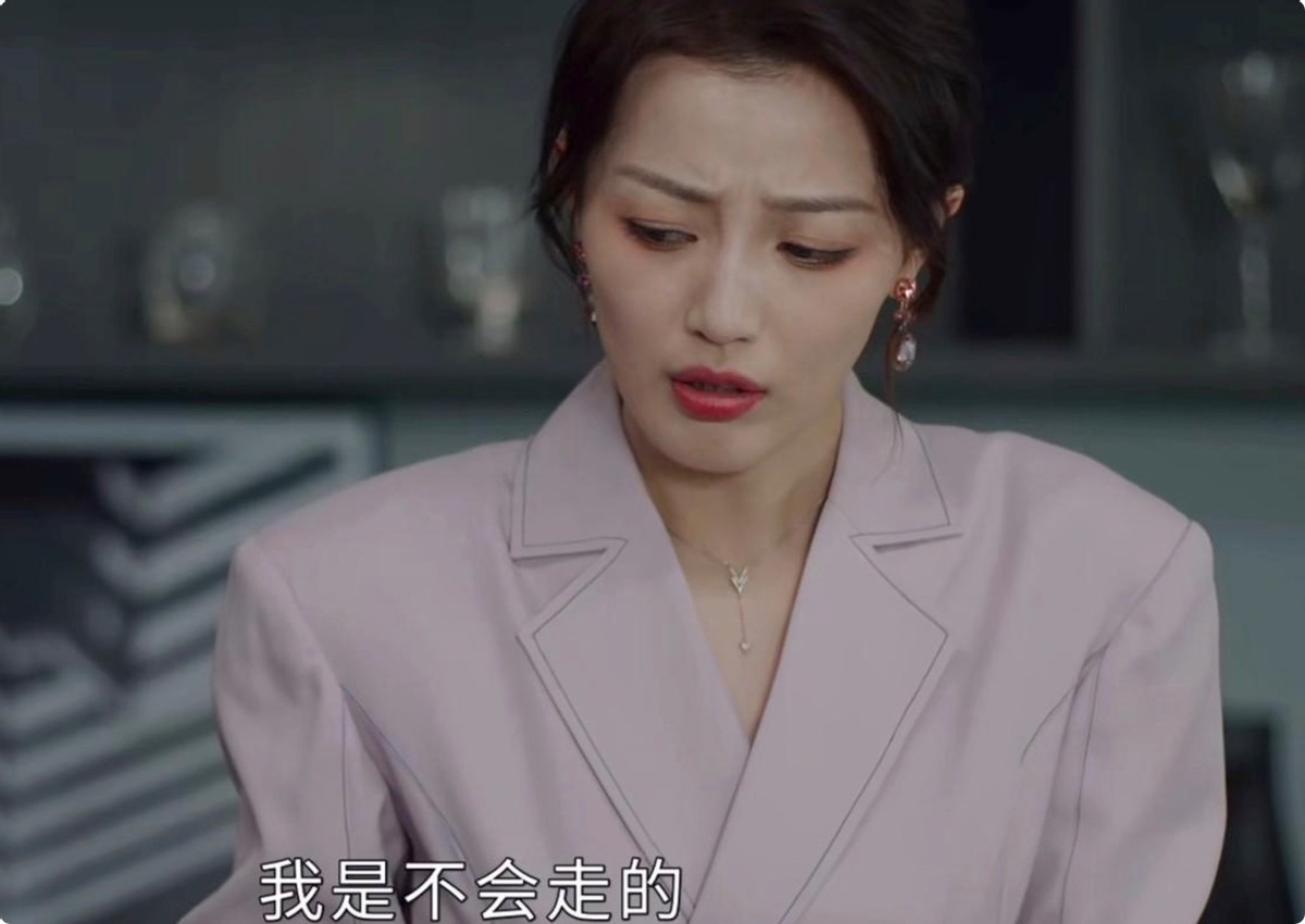 分明同一人，演完《请叫我总监》再演《冰雨火》，愣是没认出来