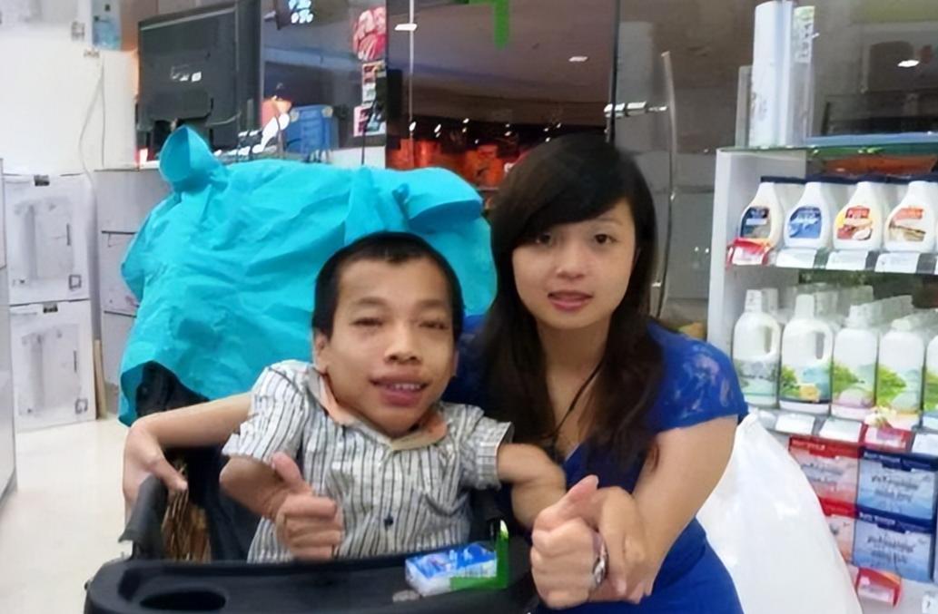 轮椅上的总裁身价3亿娶漂亮老婆,身价过亿总裁坐轮椅