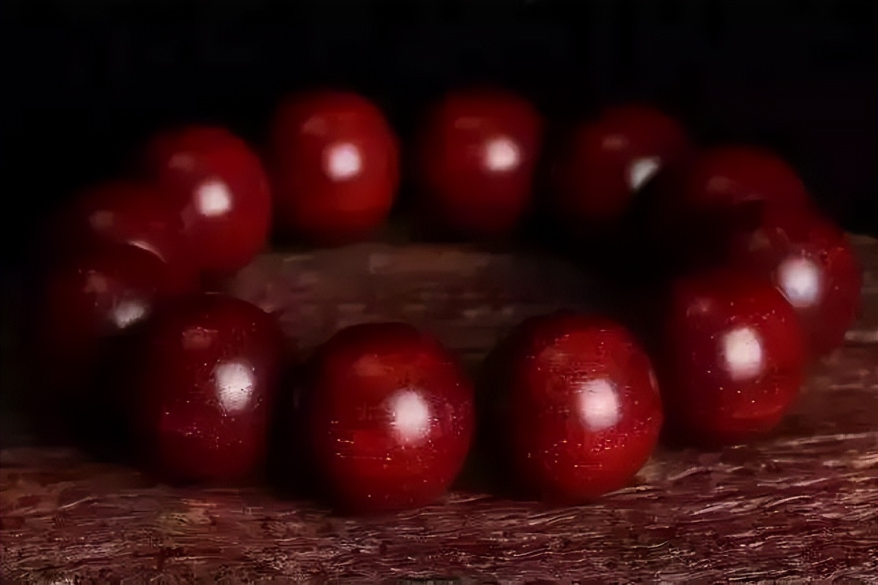 鸡血紫檀和小叶紫檀的区别,小叶紫檀鸡血红果冻料