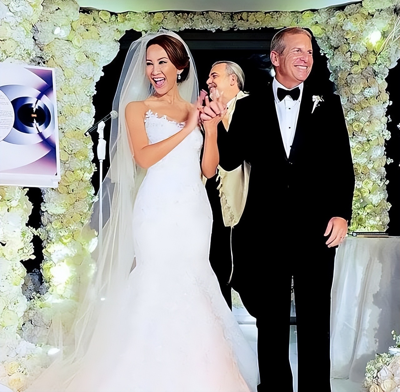 3天前，歌星李玟轻生离世，死因众说纷纭，姐姐发文称：并非自尽