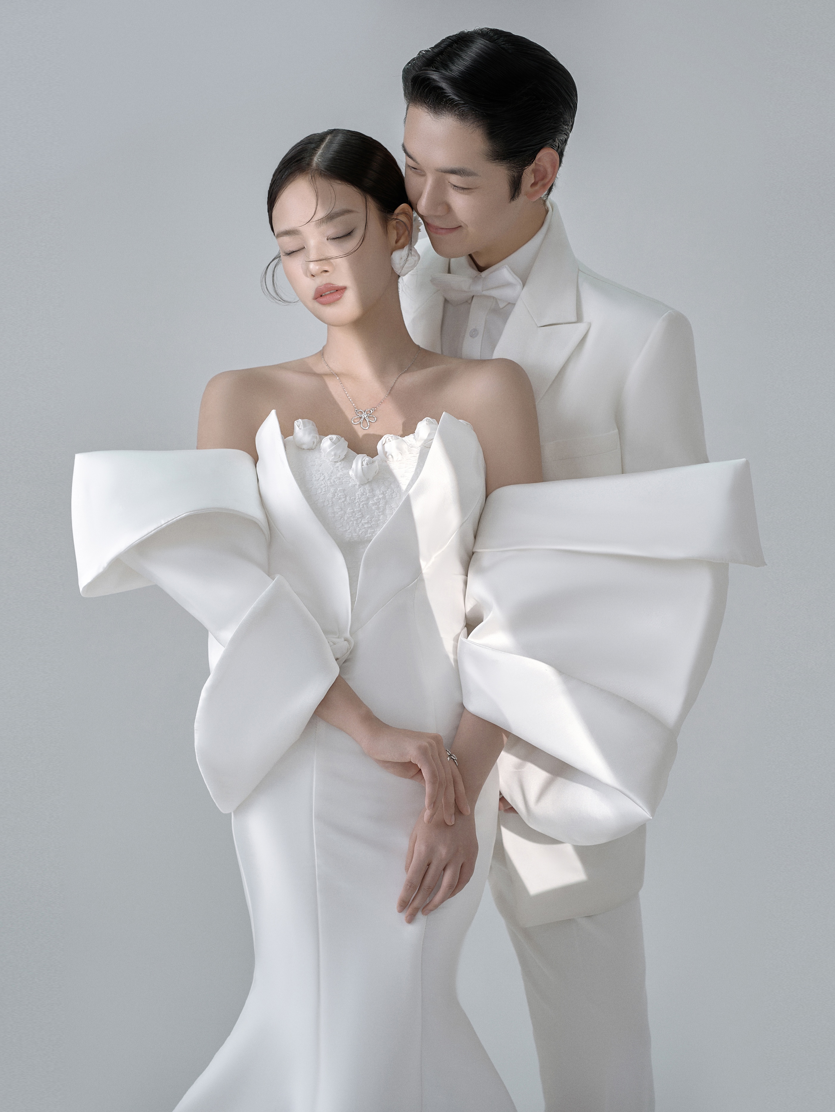 韩式贵妇风格婚纱照拍摄图片欣赏,韩式室内婚纱照姿势和表情技巧