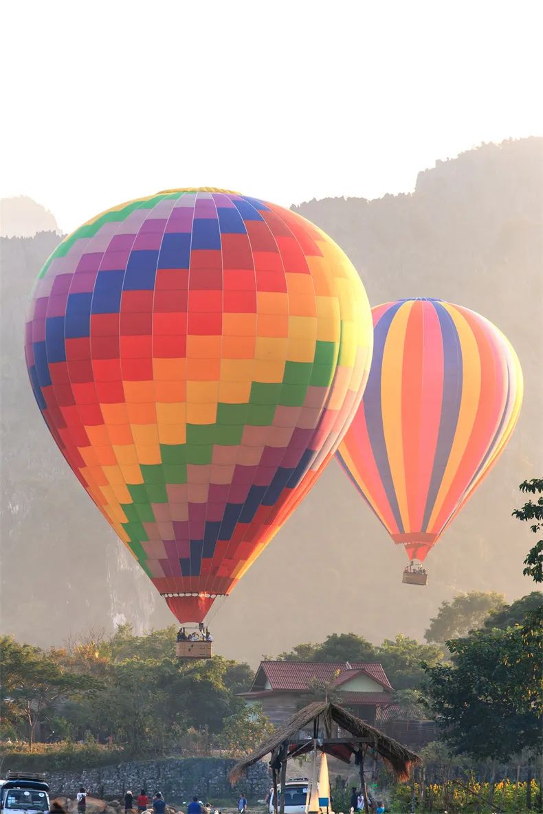 坐火车去老挝旅游靠谱吗,坐上动车去老挝