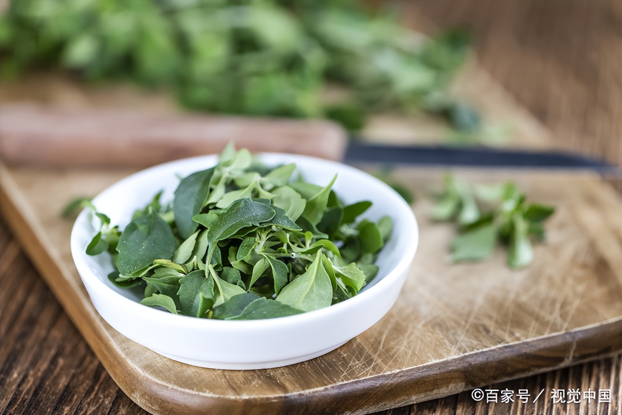 嘴里涩苦冒热气怎么回事,上火会导致嘴里没味吗