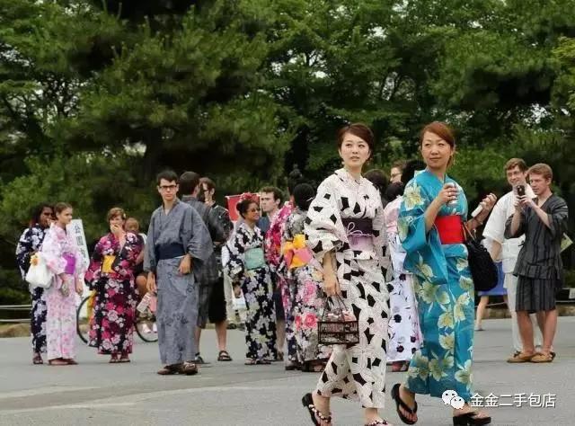 日式和服里面穿什么衣服,日本和服和中国和服哪个最好看