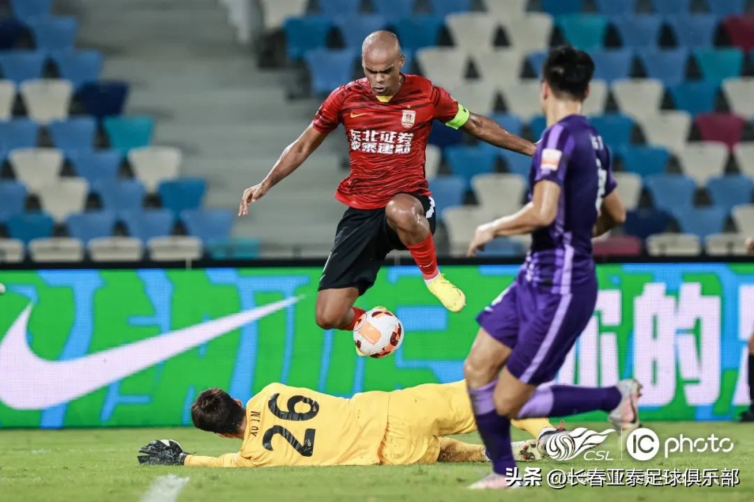 塞尔吉尼奥梅开二度,塞尔吉尼奥过人集锦