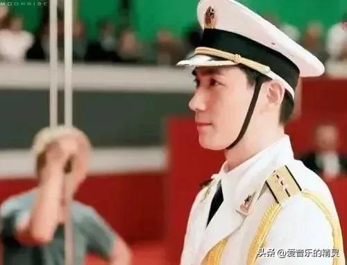 朱一龙获35届金鸡影帝几岁,朱一龙从6岁到33岁的变化