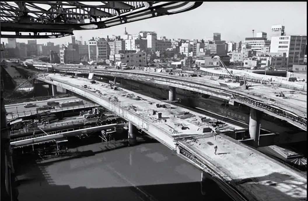 15骞村熀寤烘姇璧勪簡澶氬皯,楦熷发15骞翠簭浜嗗悧