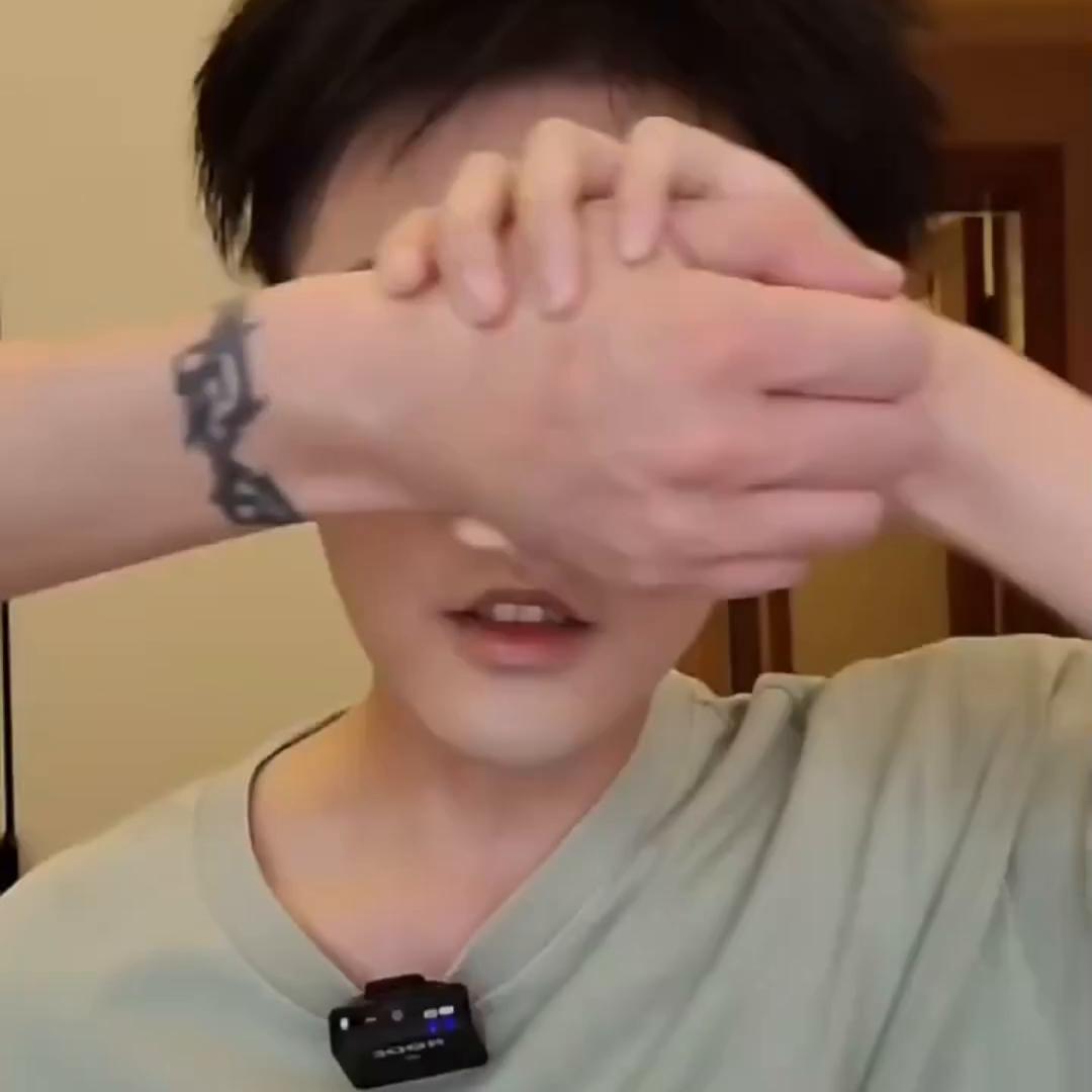 收到很多姐妹说，收到我们家遮瑕膏不会用的姐妹，教程来了...