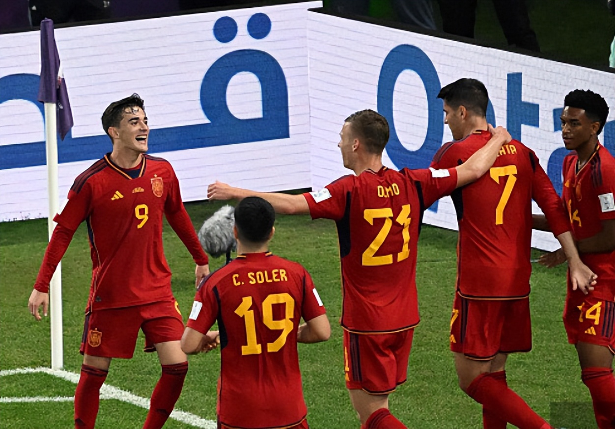 世界杯足球c罗和梅西终极之战,世界杯c罗对战梅西进球镜头