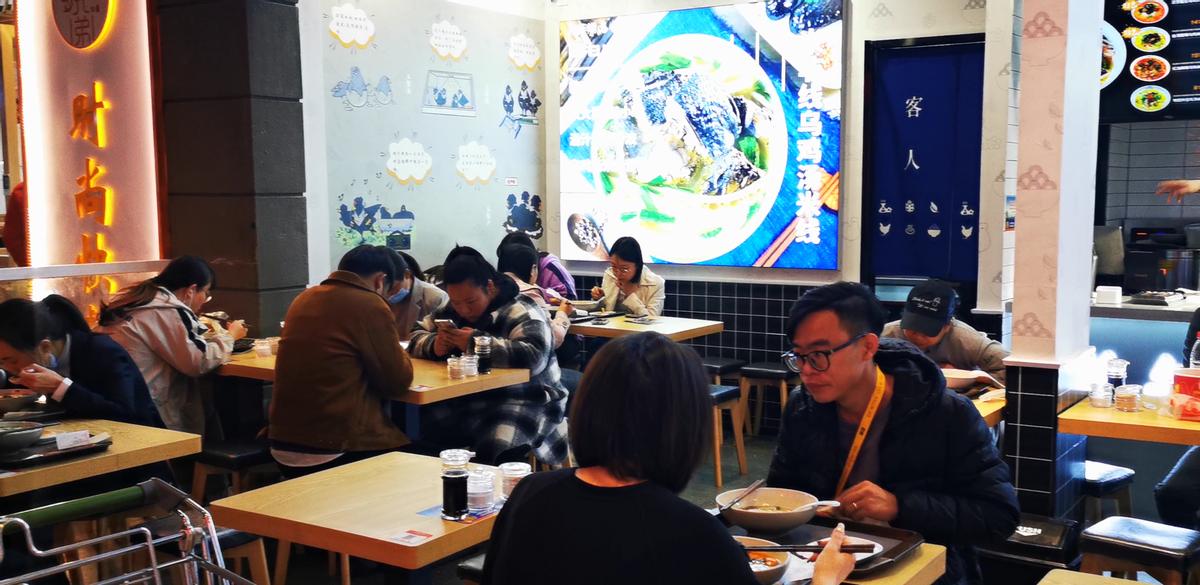 十块的米线能有多少利润,10块一碗凉米线能赚多少钱