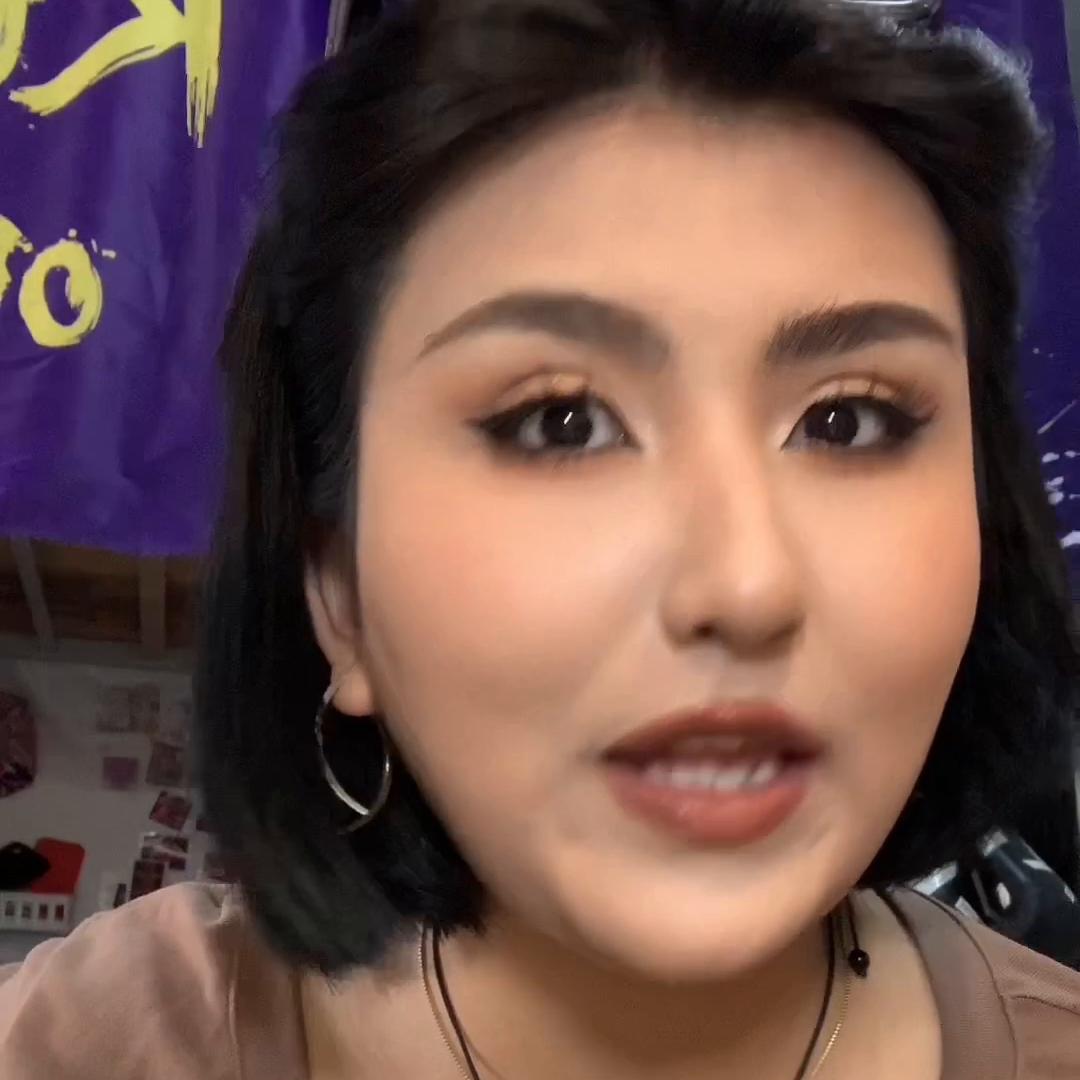 娜扎的抠搜便宜好物分享：粉底液，假睫毛，去闭口精华水，...