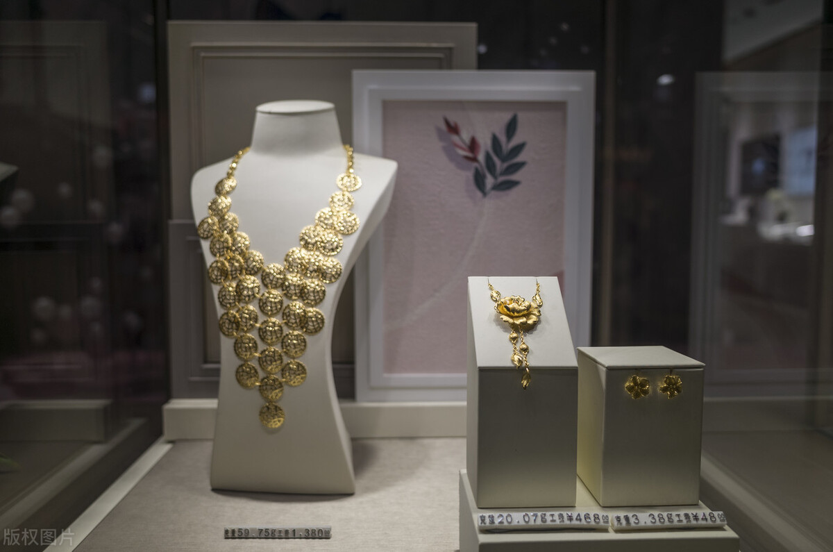 全球男鞋品牌排行榜前十名奢侈品,2023年全球前100大奢侈品