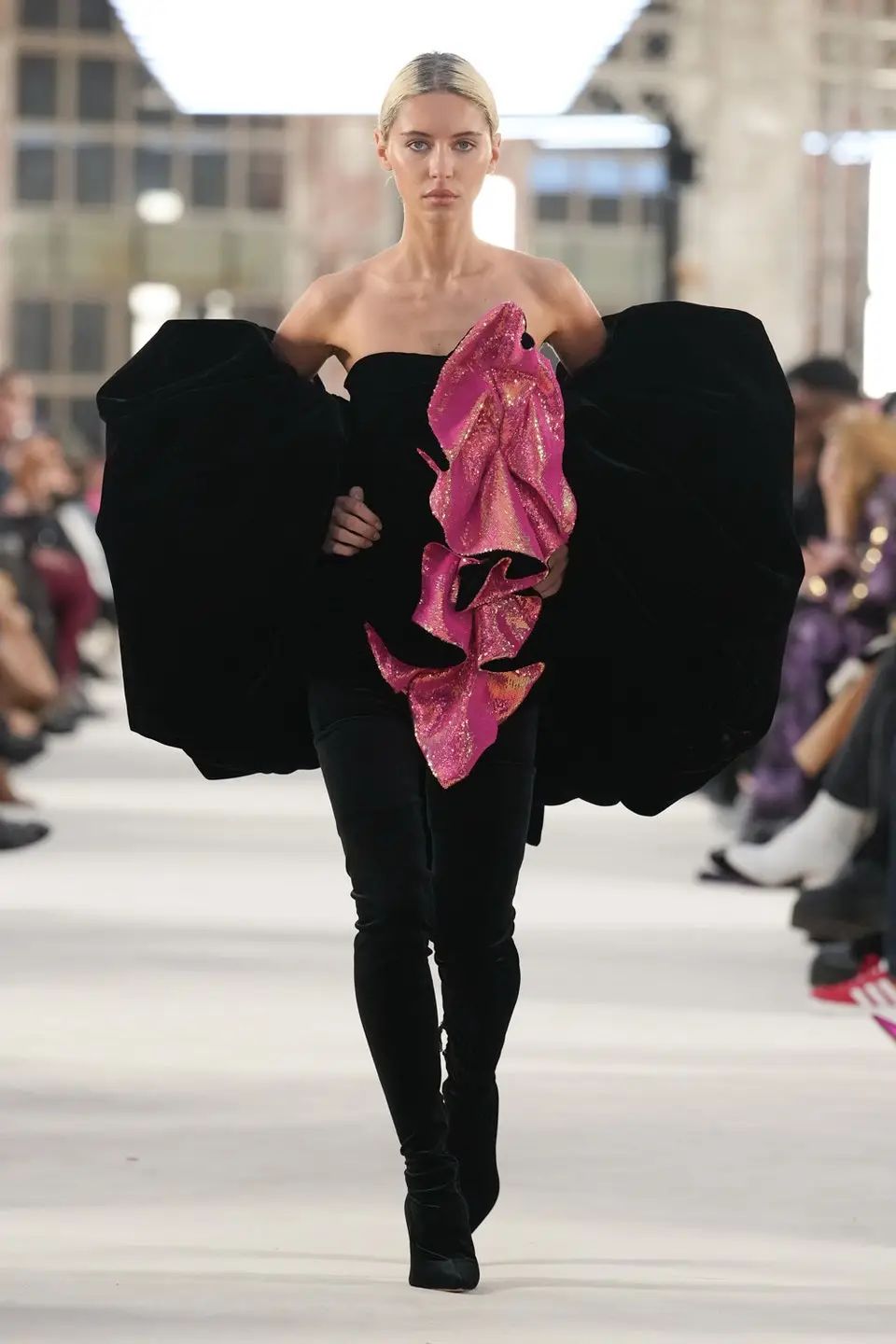 IrisLaw透露自己曾经是油痘肌，靠护肤变美！