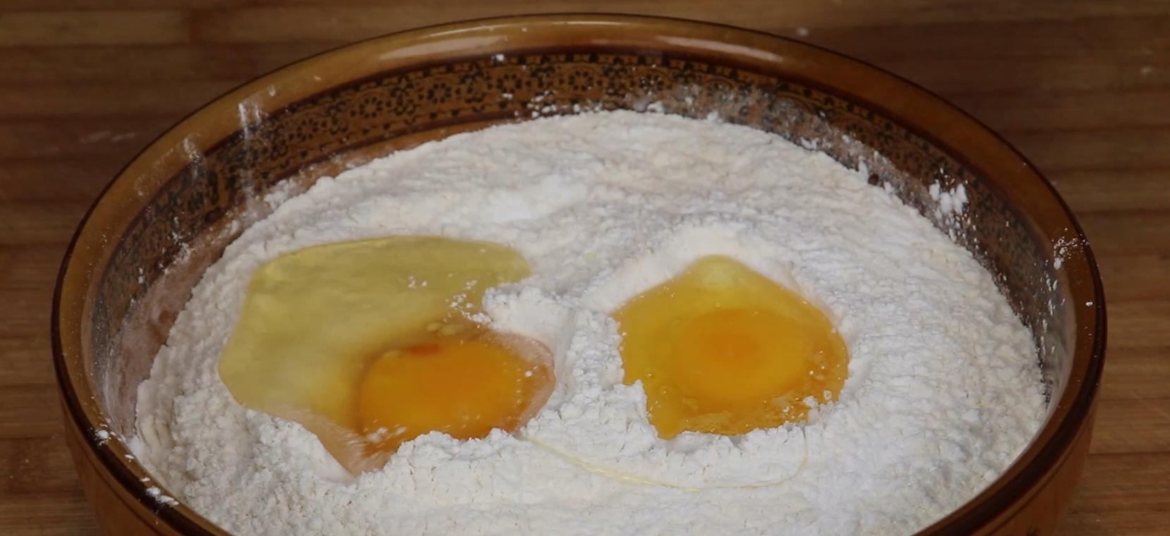 糯米粉加两个鸡蛋做的特别好吃,糯米粉最好吃的做法加两个鸡蛋