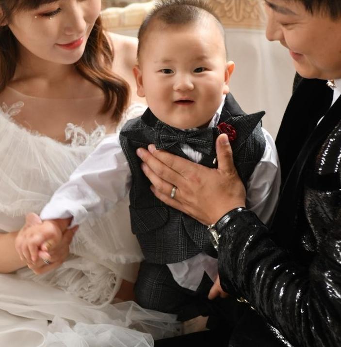 美女安检员婚前意外偏瘫，富二代未婚夫果断离开，靠代购买6套房