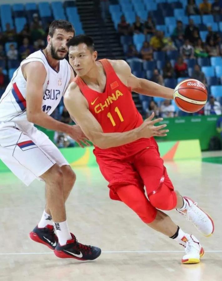 易建联老婆荆灵个人简历,易建联和妻子荆灵